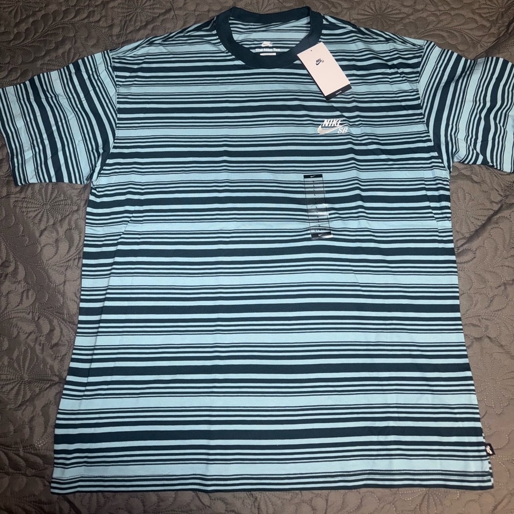 Brand New Mens Nike SB Max90 Skate Stripe T-shirt Denim Turquoise Size L